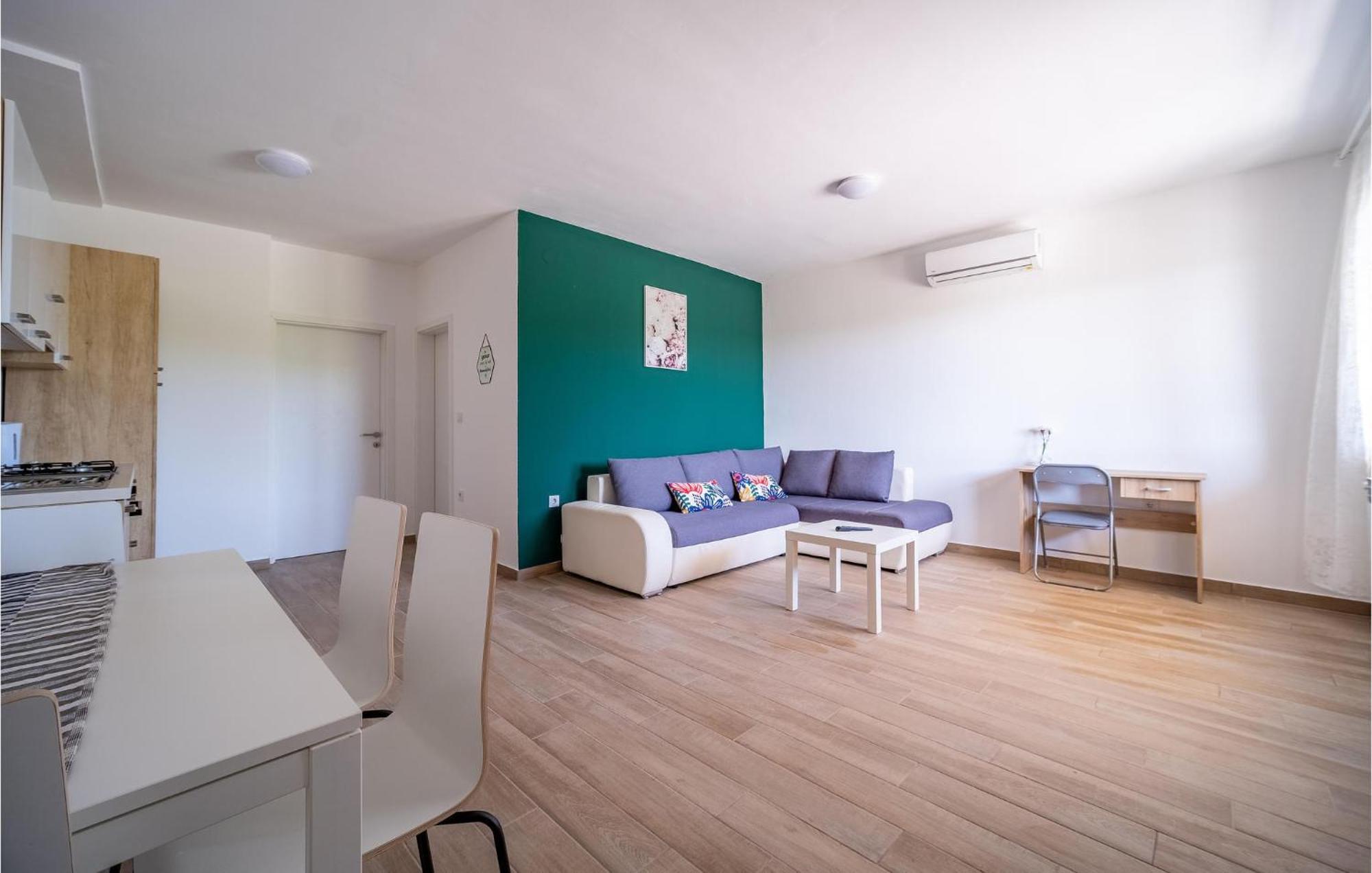 1 Bedroom Beautiful Apartment In ラコヴィツァ エクステリア 写真