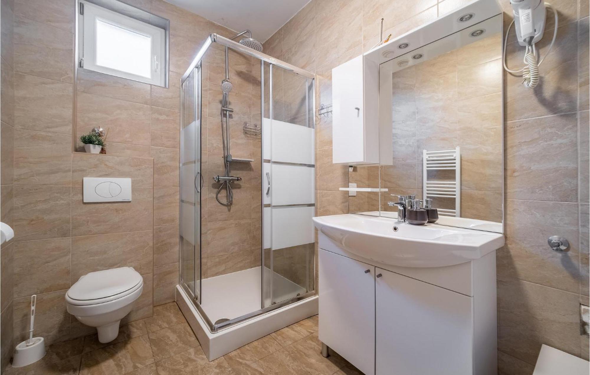 1 Bedroom Beautiful Apartment In ラコヴィツァ エクステリア 写真